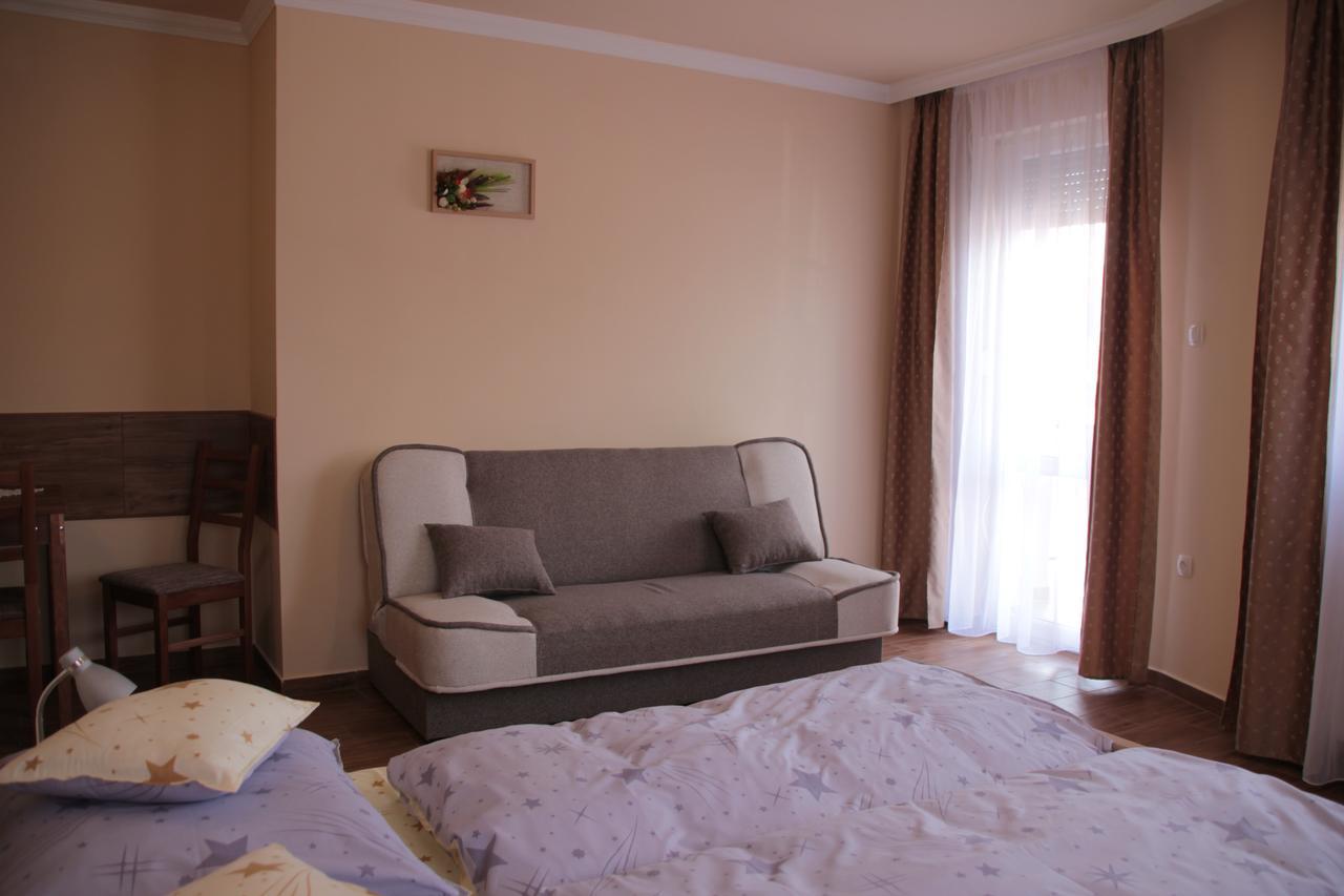 Imola Es Andrea Apartmanhaz 2 Hajduszoboszlo Exterior photo
