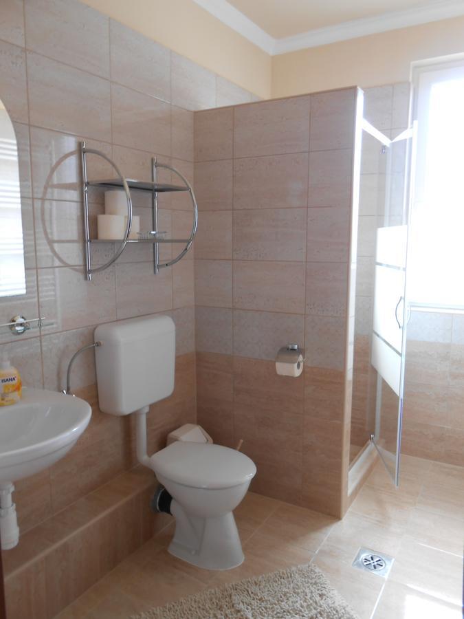 Imola Es Andrea Apartmanhaz 2 Hajduszoboszlo Exterior photo