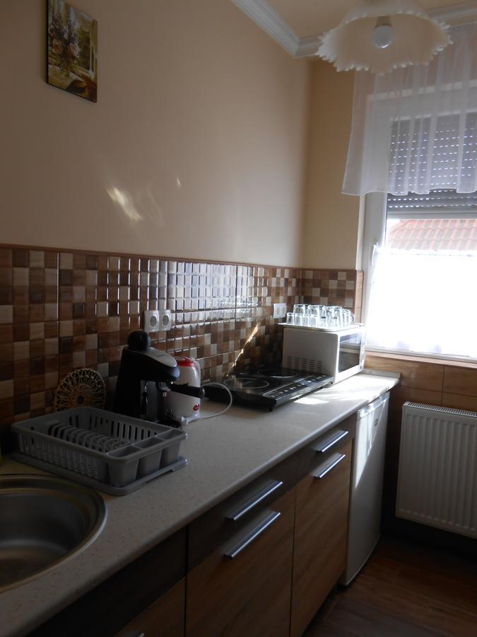 Imola Es Andrea Apartmanhaz 2 Hajduszoboszlo Exterior photo